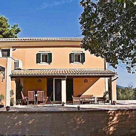 Ktima Loumoumba, Private Villa Guviá Kültér fotó