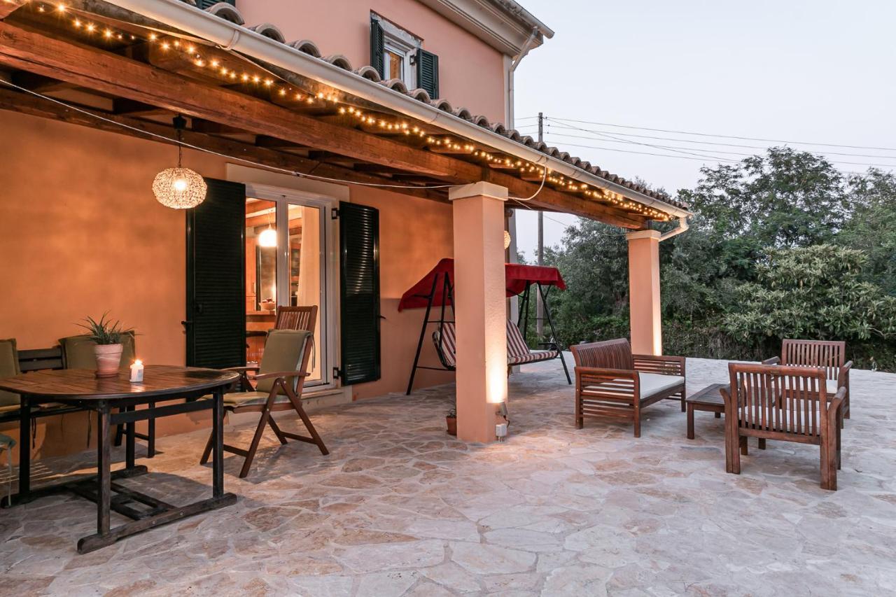 Ktima Loumoumba, Private Villa Guviá Kültér fotó