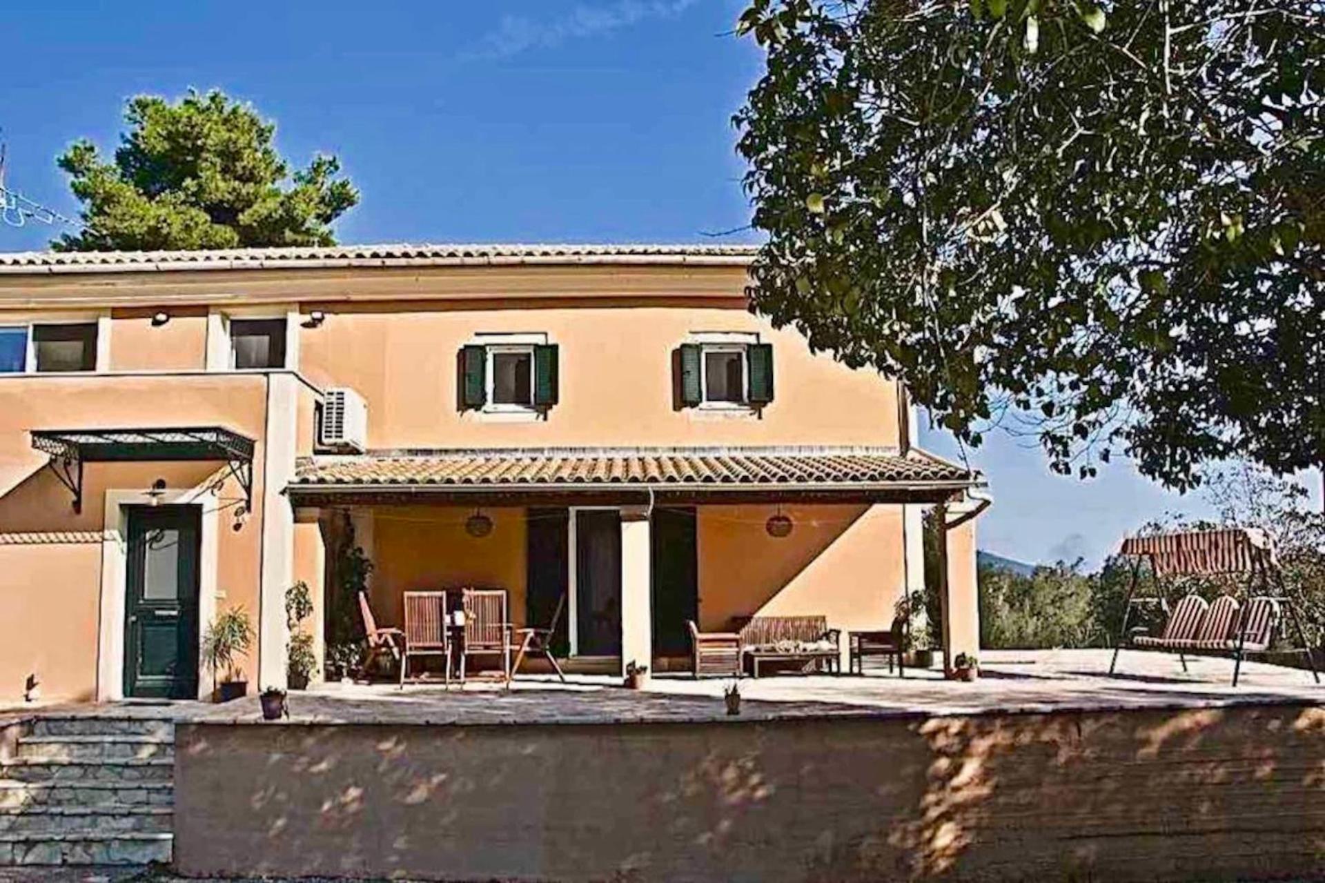 Ktima Loumoumba, Private Villa Guviá Kültér fotó