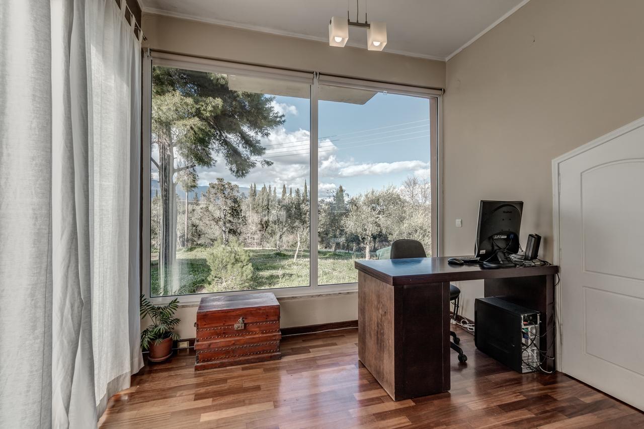 Ktima Loumoumba, Private Villa Guviá Kültér fotó