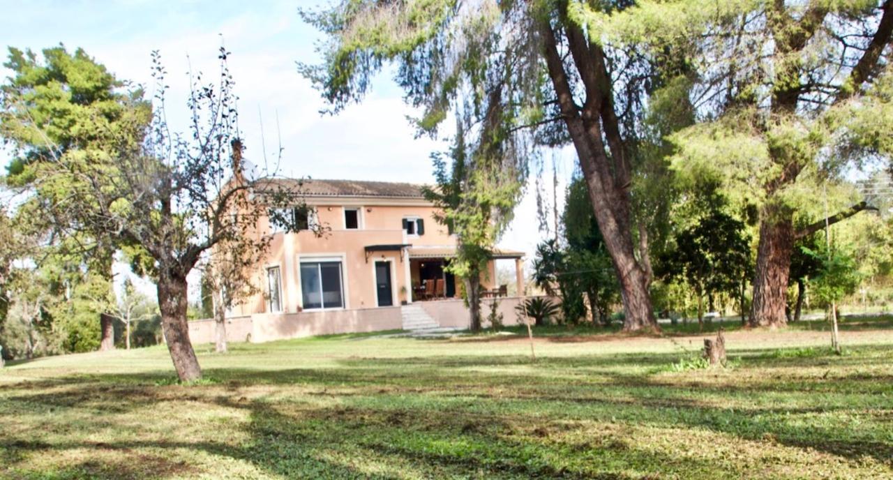 Ktima Loumoumba, Private Villa Guviá Kültér fotó